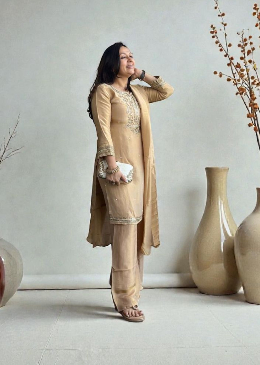 Ivory Gold Elegance .